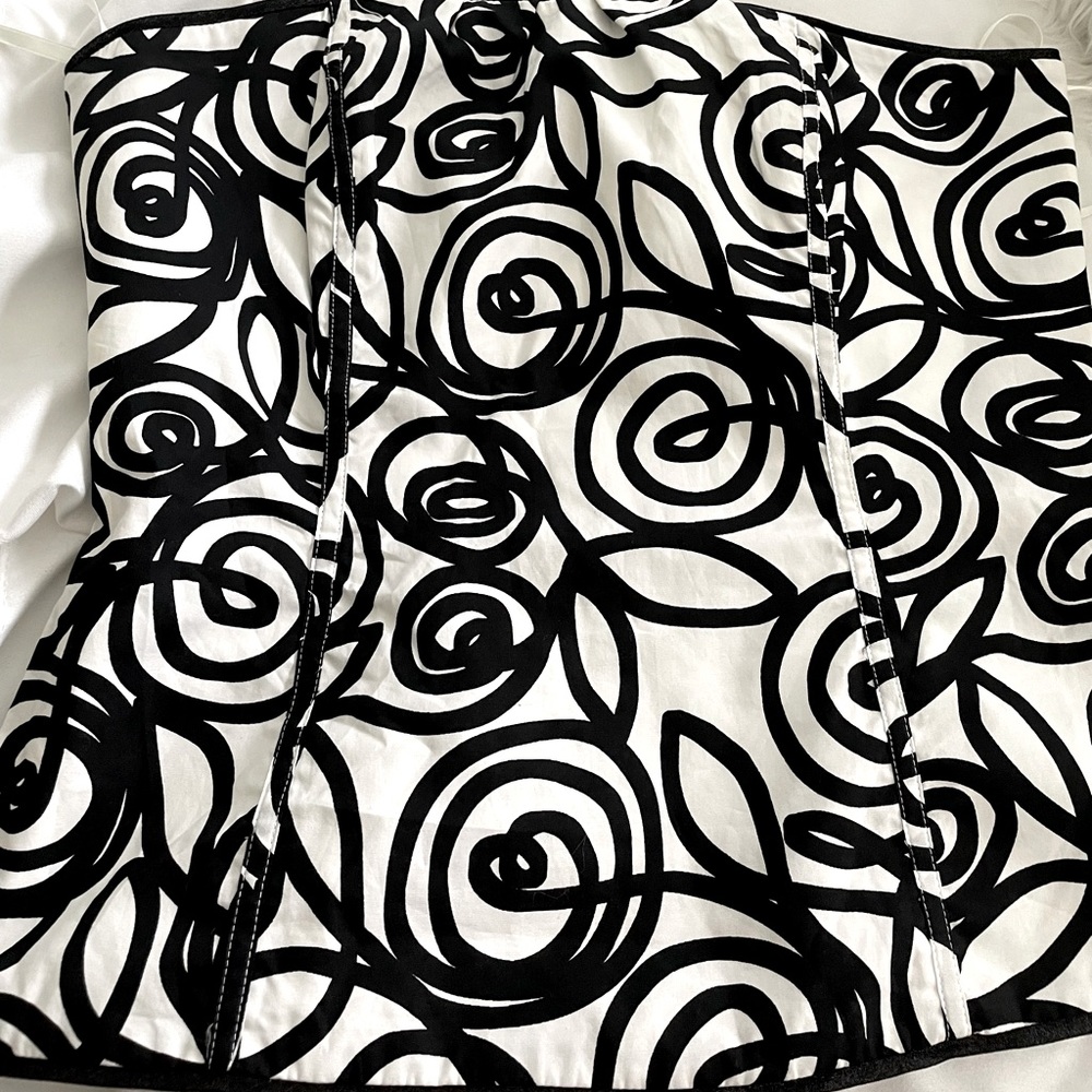 White House Black Market Bustier size 6 NWOT